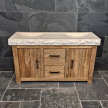 Badezimmermöbel mit Waschtisch aus recyceltem Teakholz, Unterschrank im modernen Design mit Travertin-Details, von MADURA