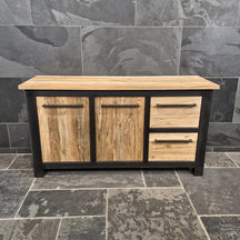 Badezimmer-Unterschrank aus Teakholz von Metal Look, modernes Design, in 150x55x80cm, für stilvolle Badgestaltung.