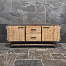 Badezimmer-Unterschrank im Retro-Stil aus recyceltem Teakholz, Metal Look, Modell 6, mit 180x55x82 cm Abmessungen.
