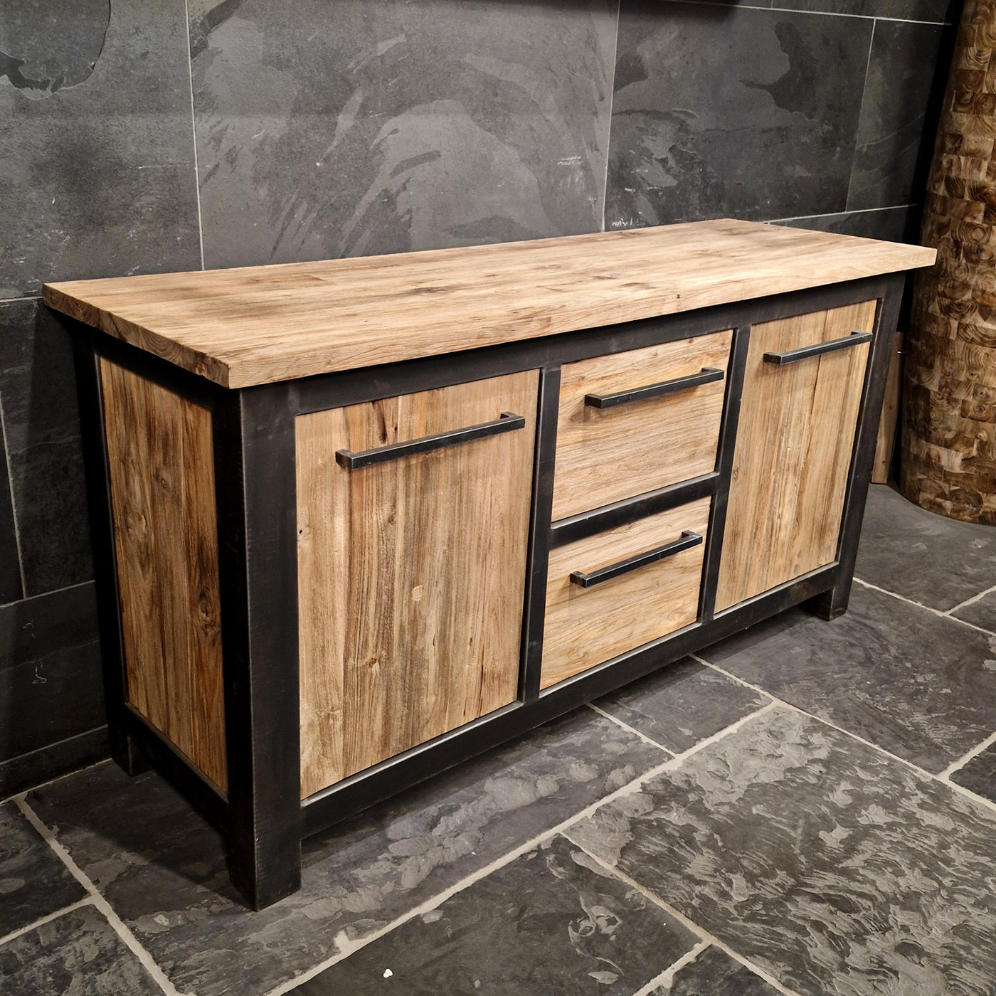 Massiver Teakholz-Unterschrank für Badezimmer, Modell 8 von Metal Look, mit Badgestaltung und stilvollem Design.