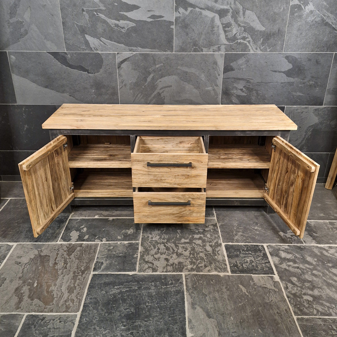 Massiver Bad-Unterschrank aus Teakholz von Metal Look, Modell 8, mit Abmessungen 186x55x80 cm für Badezimmer.