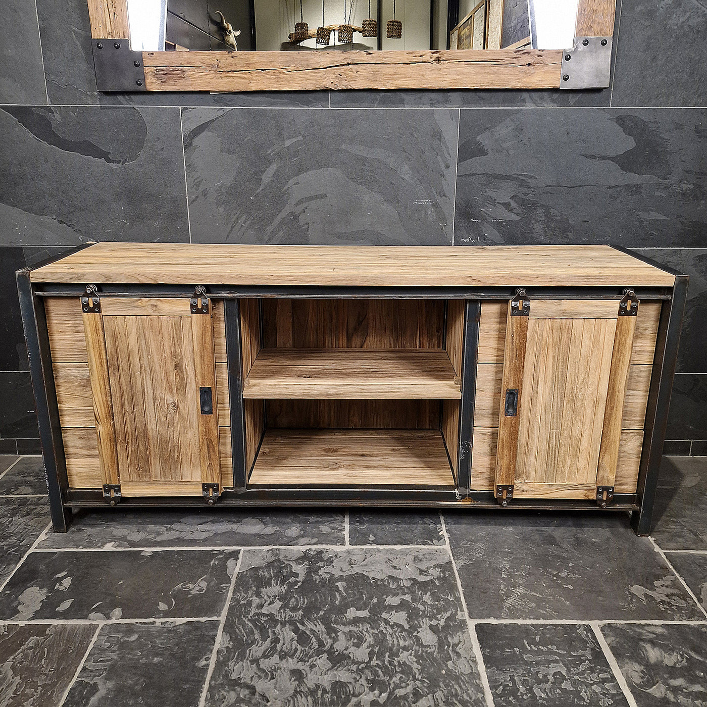 Unterschrank mit Schiebetüren aus recyceltem Teakholz, MOTANA Badgestaltung, glatt und modern, Maße 180x52x80cm.