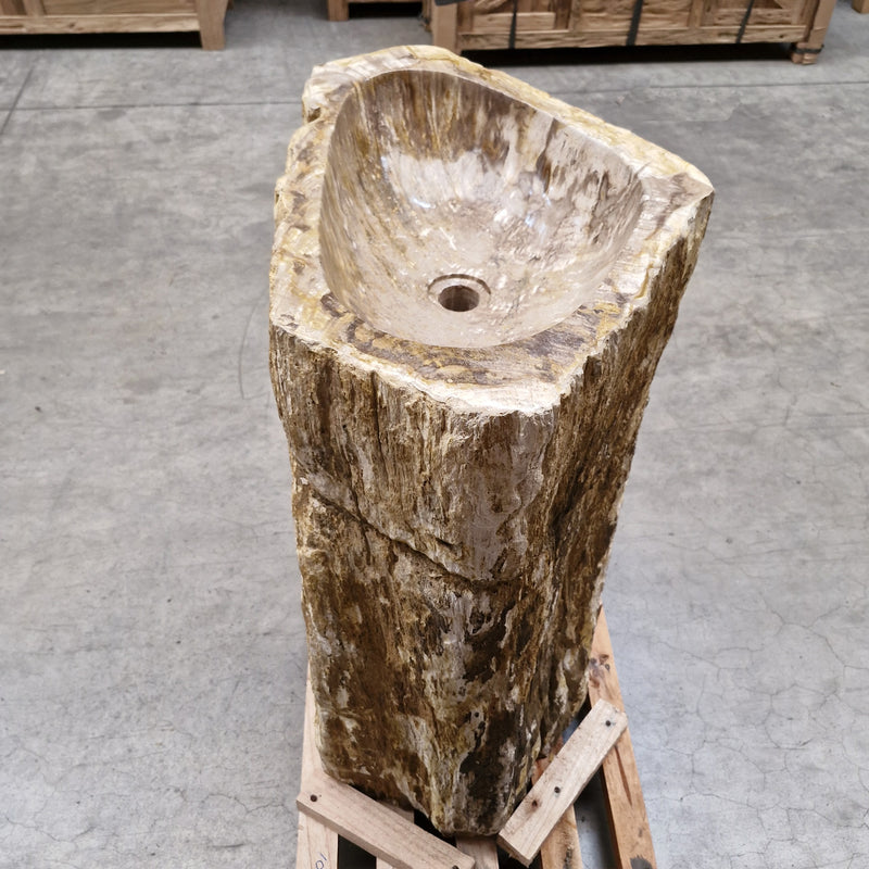 Standwaschbecken aus versteinertem Holz von Zakynthos, 66x42x90 cm, mit Unteranschluss, für stilvolle Badgestaltung.
