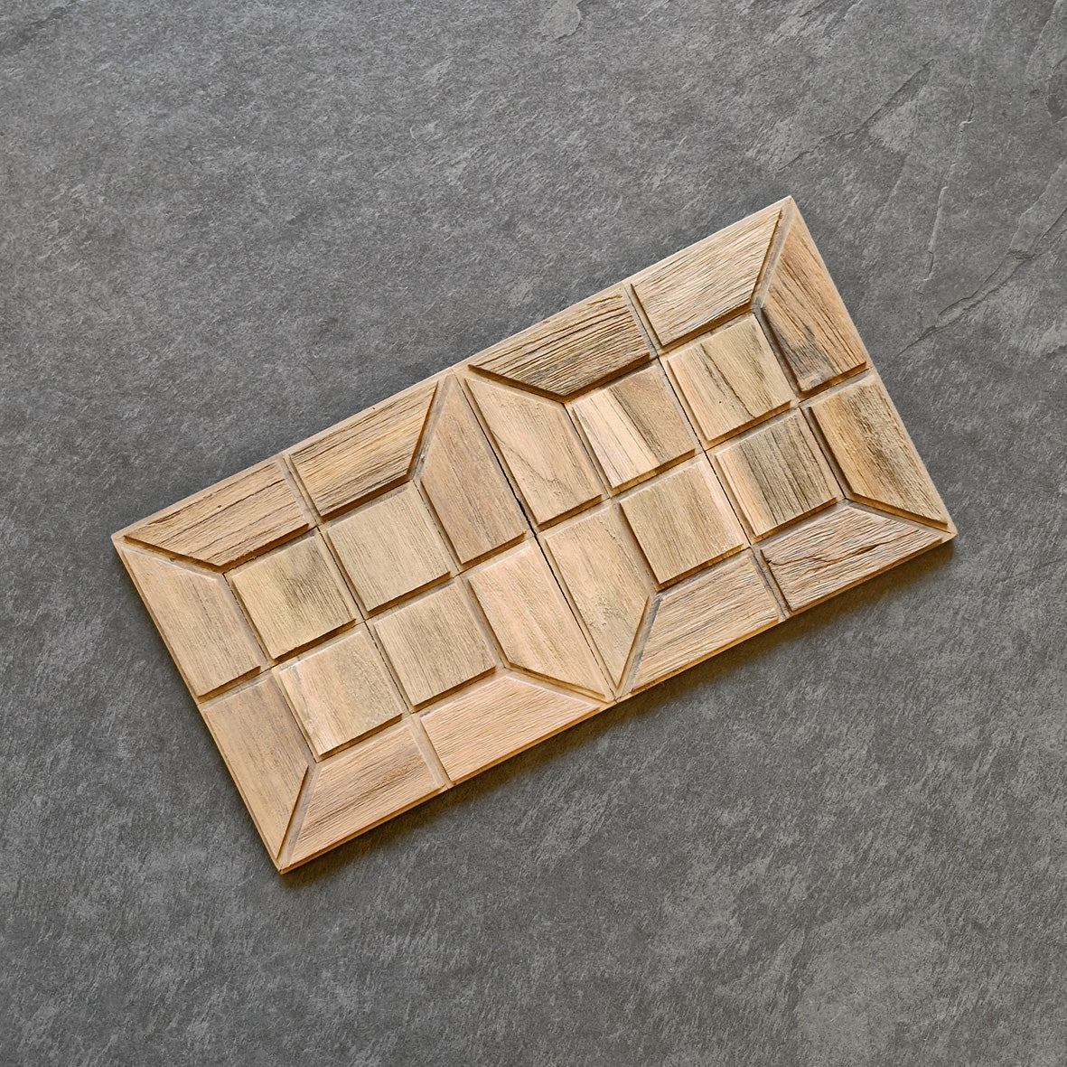 RETRO Holzverblender aus Teakholz, natürliche Oberfläche und modernes Design, ideal für Wandverkleidungen in Holzoptik