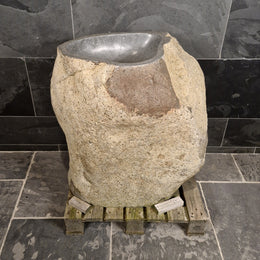 Standwaschbecken aus Flussstein, Rhodos Badgestaltung, Maße 82x57x91 cm, handgefertigtes Naturstein-Waschbecken