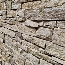 Naturstein Verblender aus Quarzit Golden Vein mit goldenen Adern, dekorative Wandverkleidung, hochwertiger Rocks Verblender.