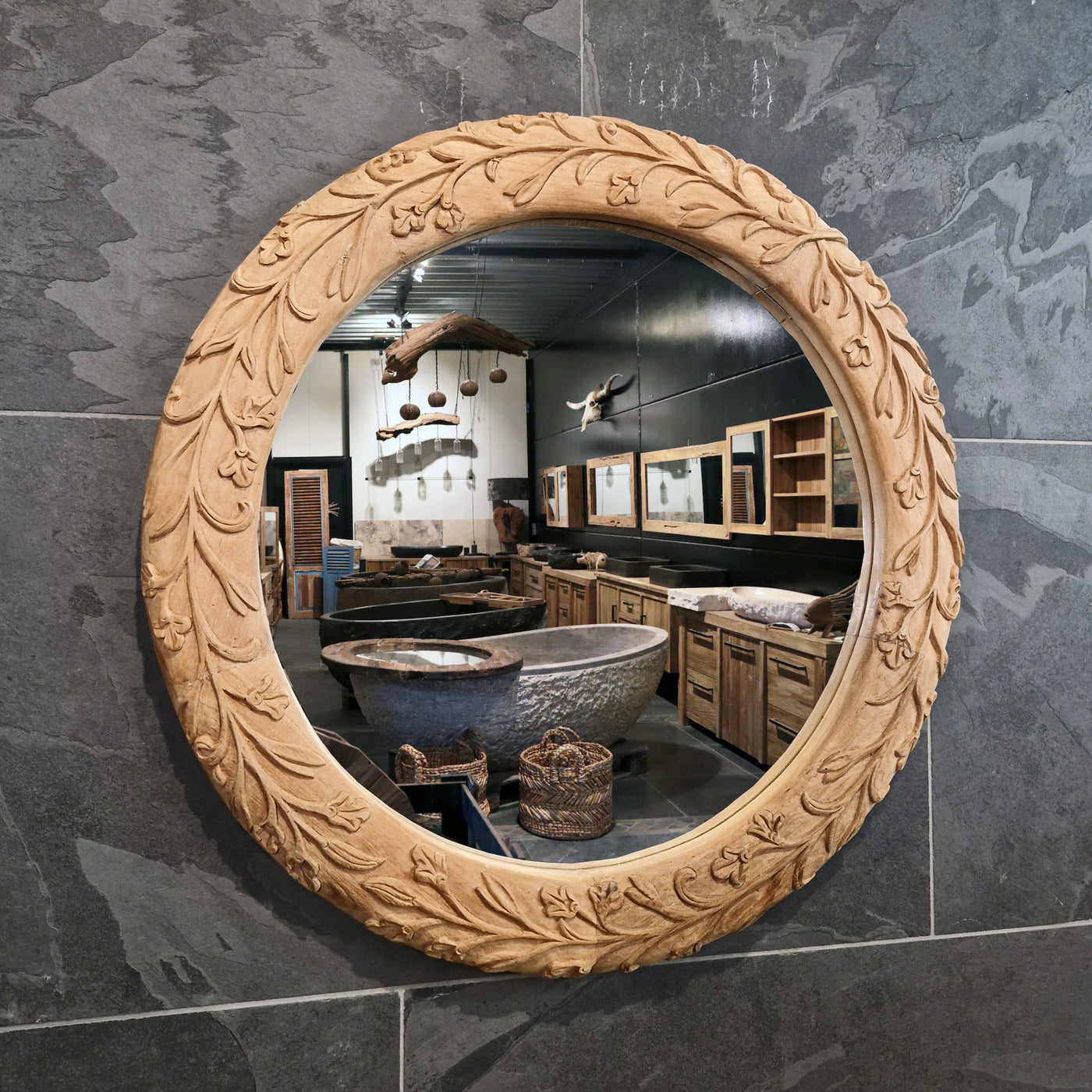 Runder Wandspiegel aus recyceltem Teakholz, Badspiegel von Baumstumpf, Durchmesser 70 cm, stilvolle Badgestaltung
