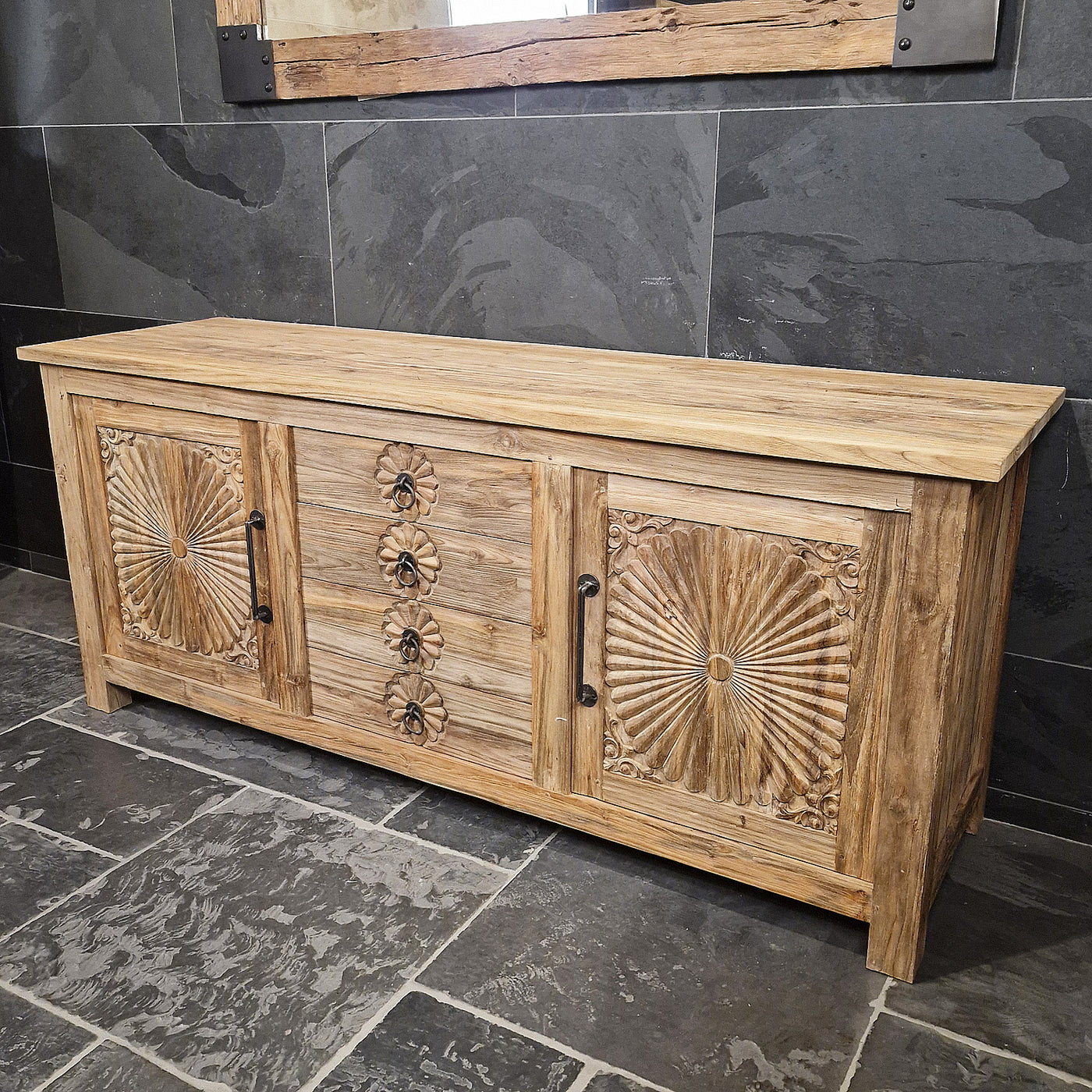 Unterschrank für Badgestaltung aus recyceltem Teakholz mit Carving-Blumen-Design, von Sample Carving Flower, 186x55x80cm
