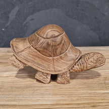 Kleine Deko Schildkröte aus recyceltem Teakholz, für Badgestaltung, detailreiche Holzfigur, handgefertigt von TIERE