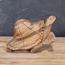 Recycelte Teakholz Schildkröte als Badgestaltung, mittelgroß, naturbelassen, detailreiche handgefertigte Deko-Tier aus Holz.