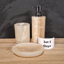 Beiges Onyx 3-teiliges Badgestaltung Set mit geraden Seifenspendern, stilvoll und modern, für elegante Badezimmerdekoration