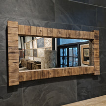 Spiegel aus Teakholz mit Maßen 154x81x8 cm, einzigartiges Badgestaltungselement von MIT BLOCK, klare Reflexion sichtbar
