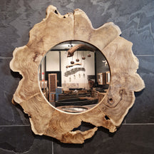 Großer Wandspiegel aus recyceltem Teakholz, Badspiegel mit modernen Design, 87x88 cm, von Baumstumpf für Badgestaltung.