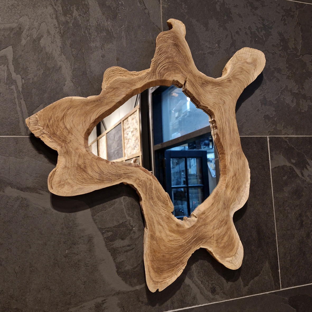 Wandspiegel Badspiegel aus Baumstumpf mit 71x66 cm, rustikale Badgestaltung, natürliche Baumscheibe in verschiedenen Größen