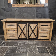 Unterschrank mit Schiebetüren aus recyceltem Teakholz, Badgestaltung, Surakarta, Maße 186x55x80cm, stilvoll und nachhaltig.