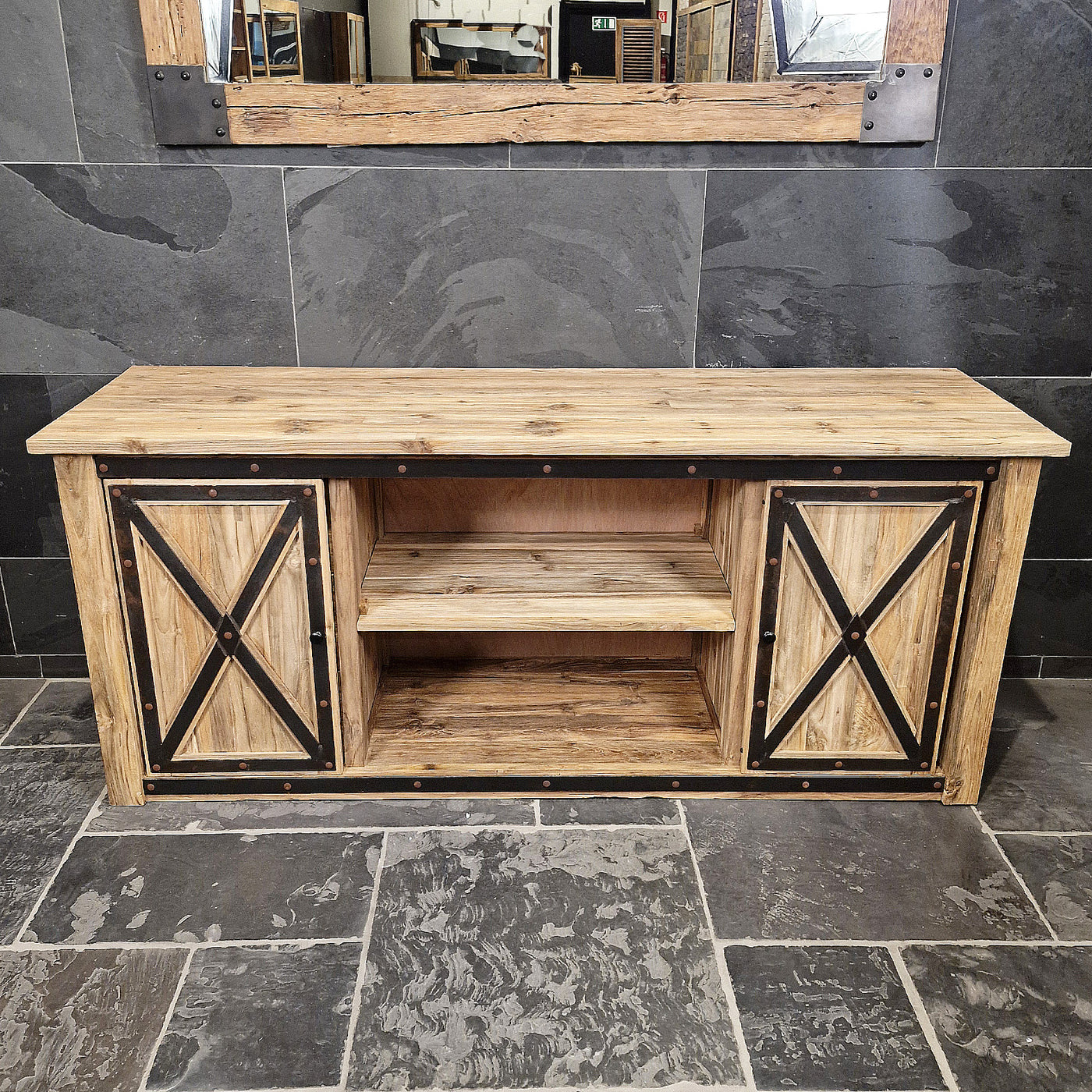 Unterschrank mit Schiebetüren aus recyceltem Teakholz, Badgestaltung, Surakarta, Maße 186x55x80cm, natürliche Holzoptik