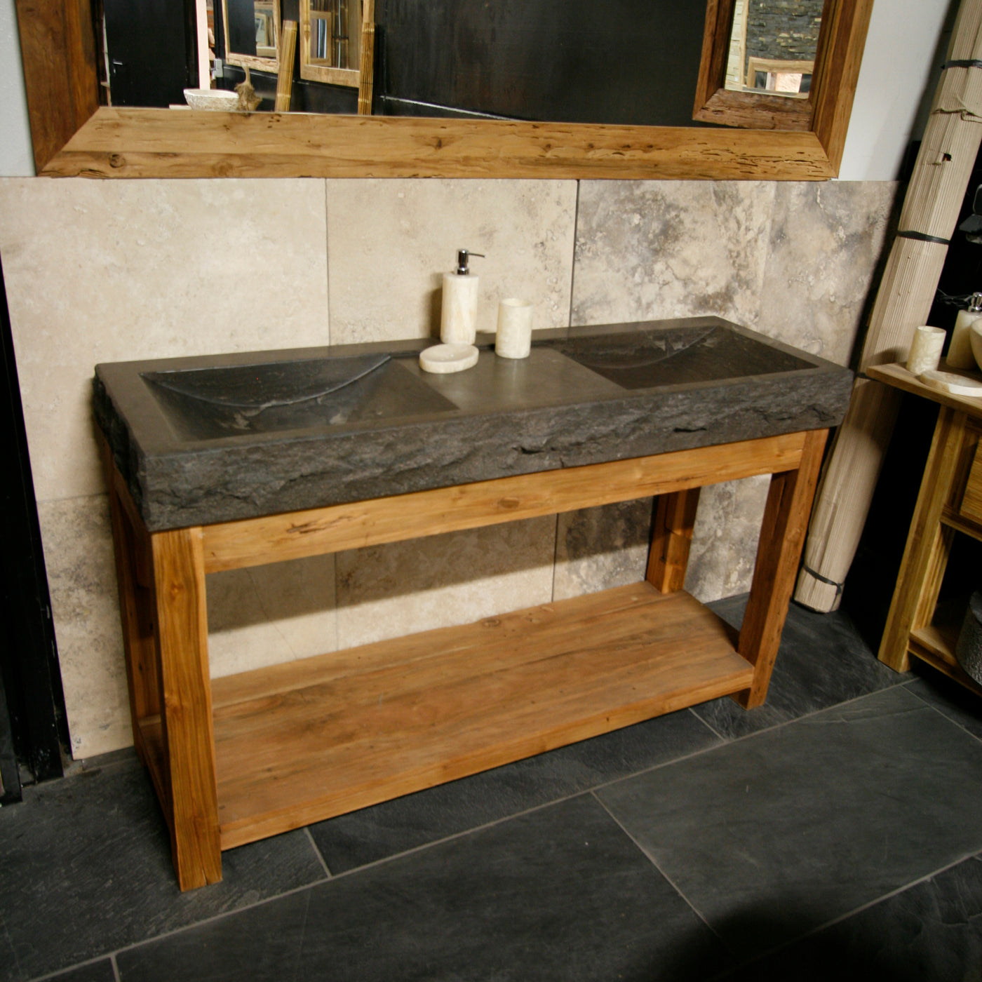 Doppelwaschtisch aus recyceltem Teakholz mit Naturstein-Unterschrank, Badgestaltung von Denpasar, modernes Teak-Badmoebel