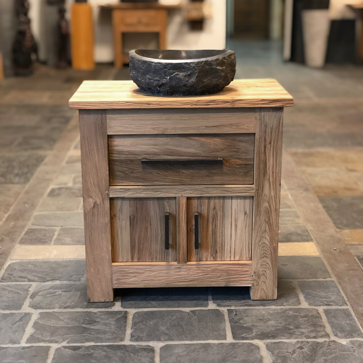 Onderkast van teakhout | Natuurlijke materialen voor de badkamer