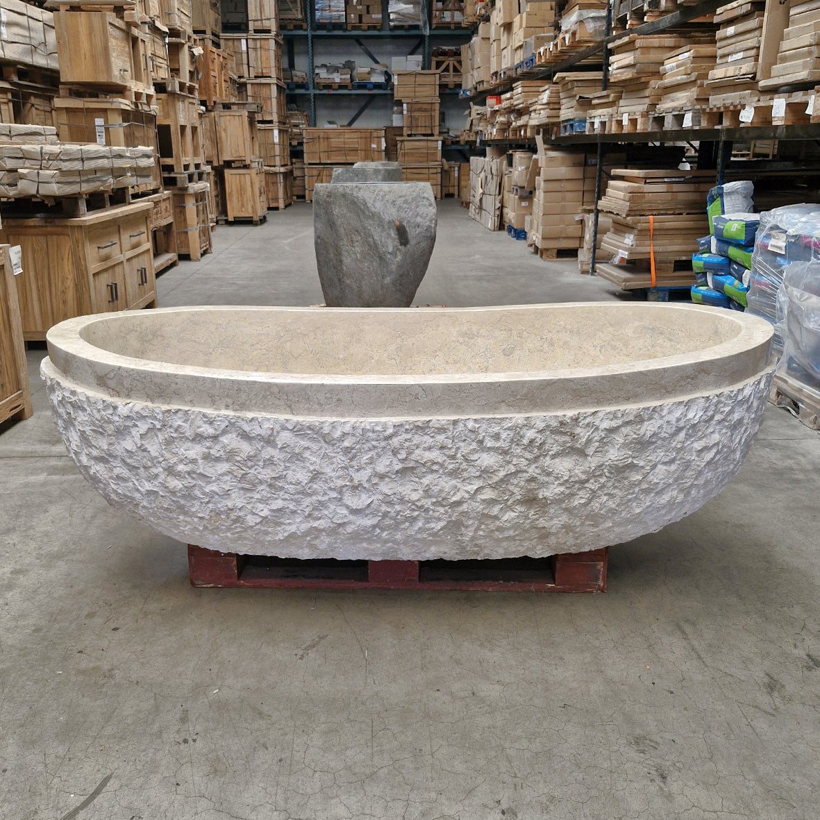 Freistehende Badewanne aus beige Marmor, WAVE Badgestaltung, Maße 205x106x57 cm, elegantes Badezimmer-Design