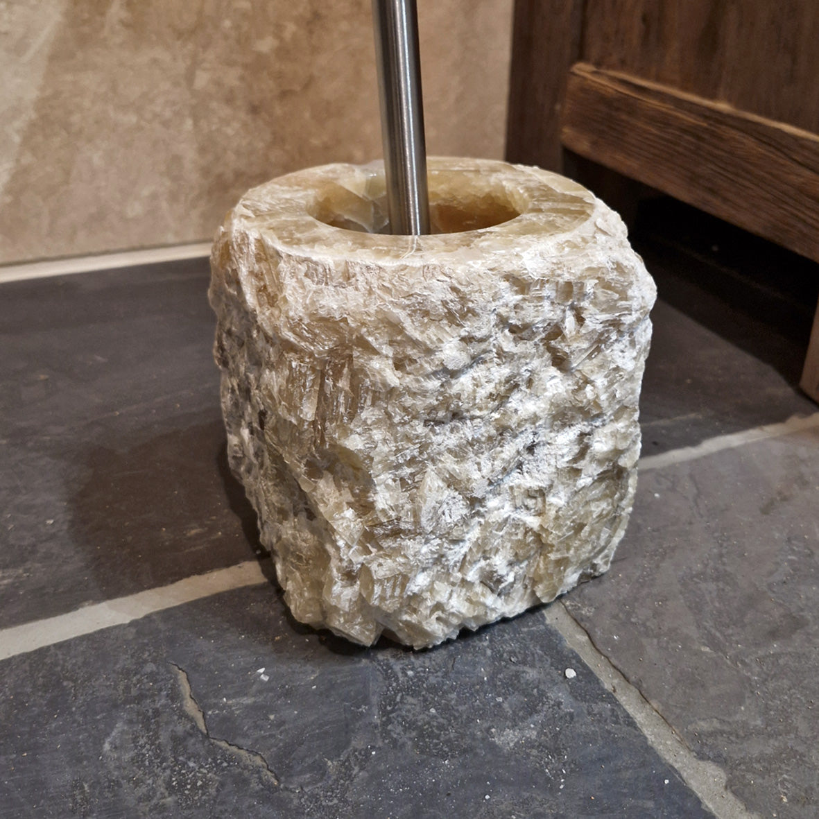 Wc Bürstenhalter aus Onyx, elegante Badgestaltung mit stabilem Halter für WC-Bürste, modernes Design und hochwertige Optik