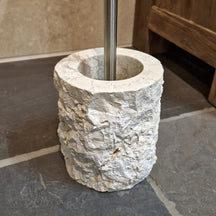 Beiger WC-Bürstenhalter aus Marmor für Badgestaltung, stilvoll und langlebig, mit glatter Oberfläche und modernem Design.