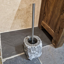 WC Bürstenhalter aus schwarzem Marmor, elegante Badgestaltung mit stilvollem, glatten Marmor-Design.