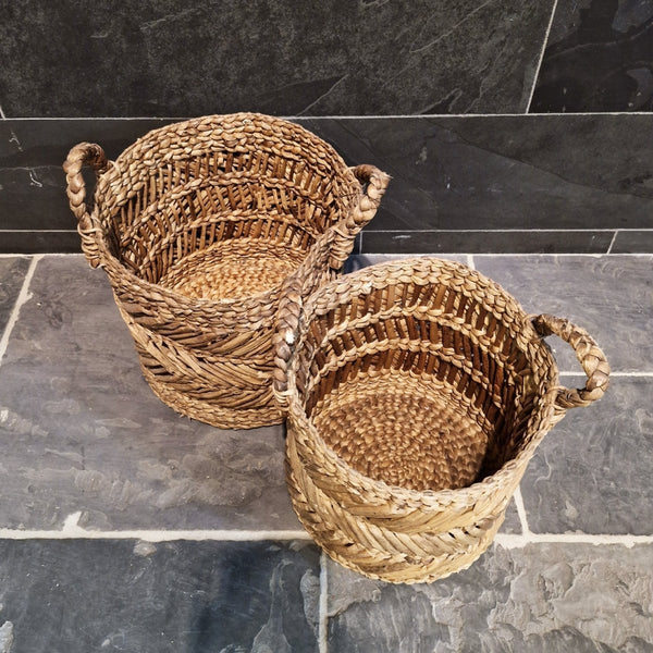  - Handgeflochtene Körbchen | aus Wasserhyazinthe | Set aus zwei Körbchen - Badgestaltung | Afrika Naturstein