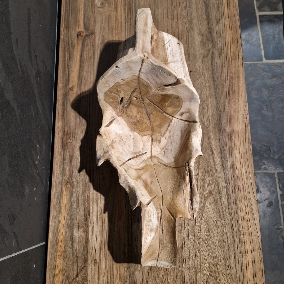 Recyceltes Teakholz Badgestaltung in Form einer eleganten Schale, natürliche Holzmaserung, umweltfreundliches Design