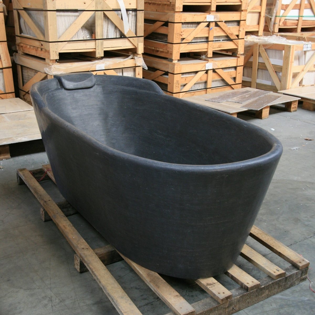 Freistehende Badewanne von APHRODITE in Weiß, Maße 180 x 90 x 70 cm, elegante Badgestaltung für modernes Badezimmer.