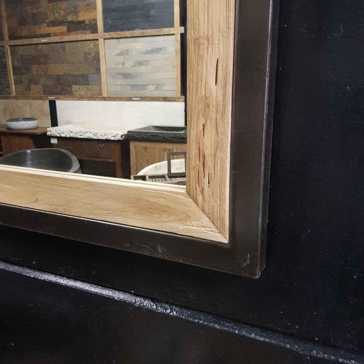 Badspiegel aus recyceltem Teakholz mit Metallrahmen, verschiedene Größen, stilvolle Badgestaltung von Metal Look
