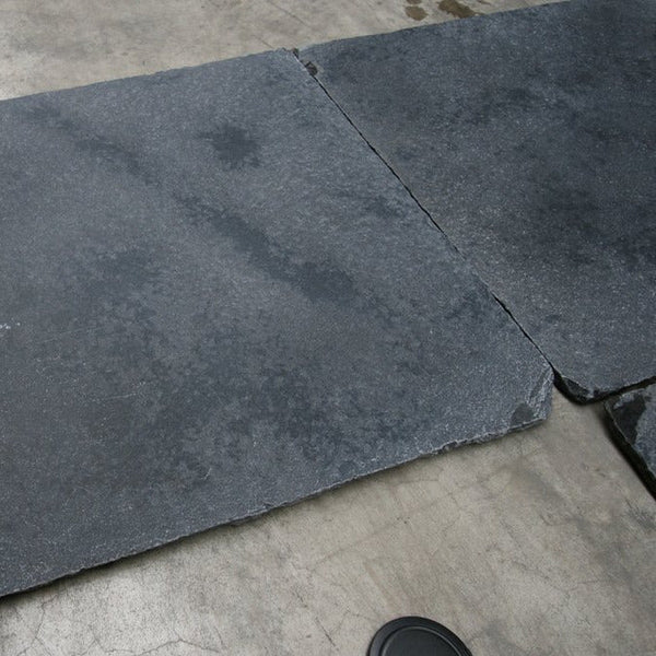 Fliese Naturstein Blaustein teilgeschliffen und gebürstet Castello Blue - Kalksteinfliesen | CASTELLO BLUE - 60 x 30 x 2.0 - 2.5 cm - Fliesen | Afrika Naturstein