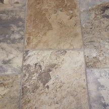 Natürliche Schieferfliesen von ANTIQUE WHITE, robuste Natursteinfliesen für Wand und Boden, dunkle, strukturierte Oberfläche.
