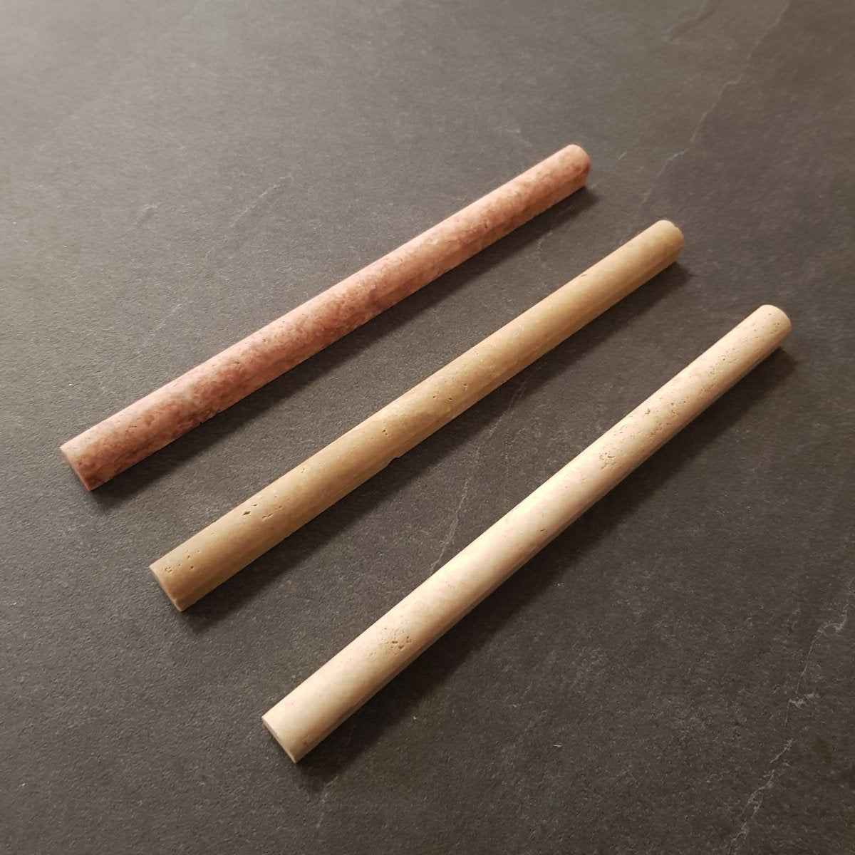 Naturstein Pencil Travertin Bordüre in drei Farbvarianten, dekorative Naturstein-Bordüre für Wand und Boden.