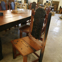 Großer Teak-Esstisch im Kolonialstil mit 10 passenden Stühlen, Maße 300x120x75 cm, robuste Esszimmereinrichtung.