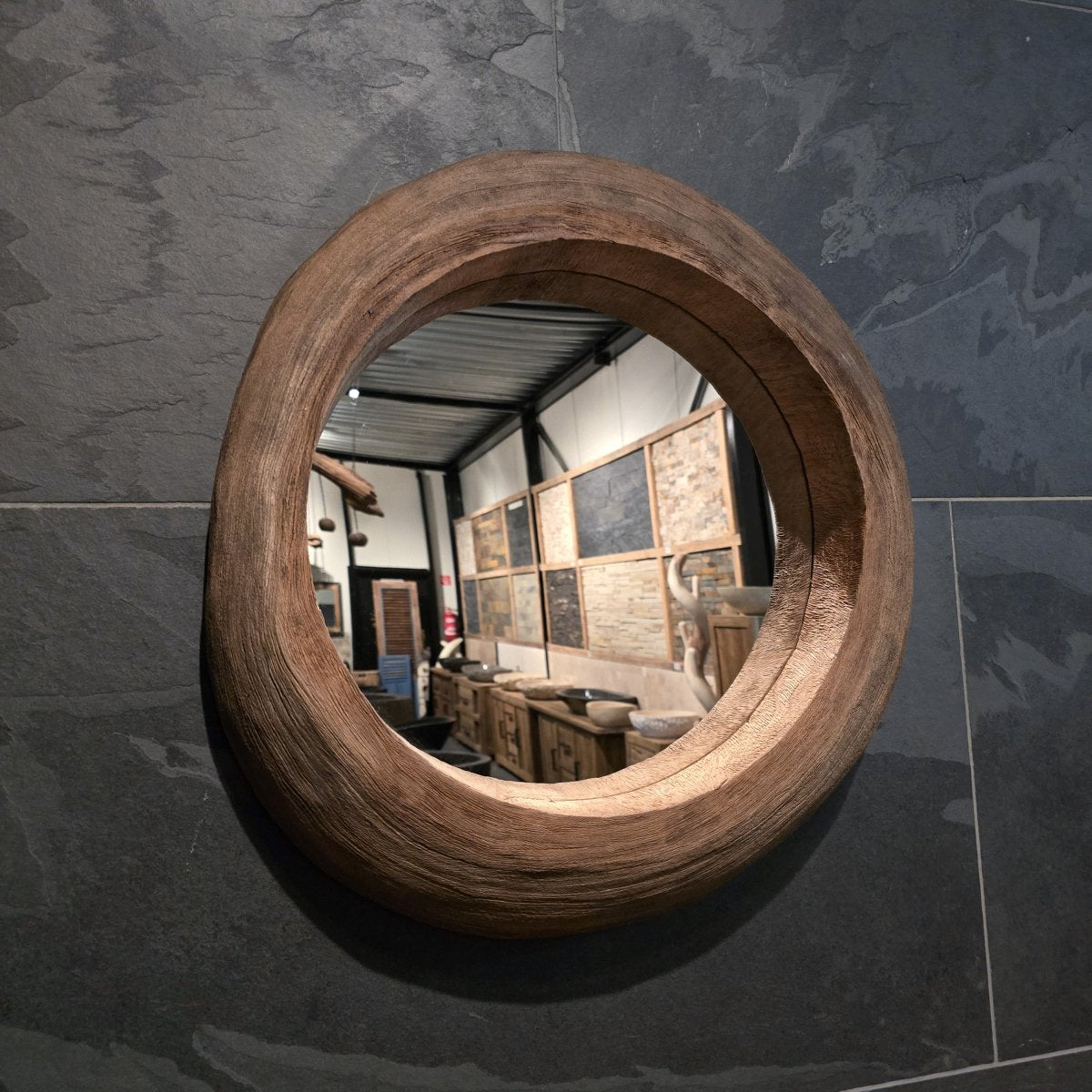 Runder Badspiegel aus recyceltem Teakholz, Ø 55 cm, für modernes Badezimmer, von WANDSPIEGEL, Badgestaltung