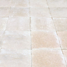 Naturstein-Terrassenplatten aus Kalkstein von SINAI PEARL, glatte Oberfläche, für Garten- und Terrassenbeläge.