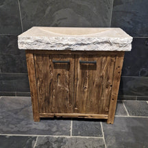 Badezimmermöbel mit Waschtisch aus natürlichem Massivholz, Bantam Model 7, moderne Badgestaltung, klare Linien und hochwertige Verarbeitung