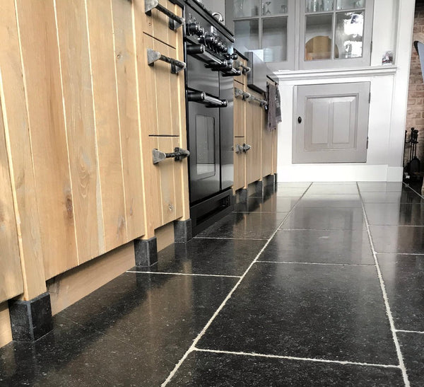  - Kalkstein Fliesen | BELGISCHER BLAUSTEIN | Kloosterdal getrommelt - 50 x 50 x 1.5 cm - Fliesen | Afrika Naturstein