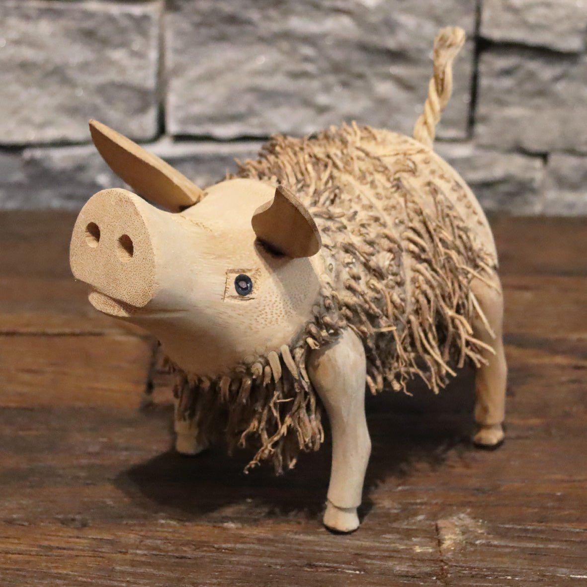 Schweinchen aus Altholz als Badgestaltungselement, handgefertigt, rustikaler Tierdekor, naturalistische Holzskulptur von TIERE