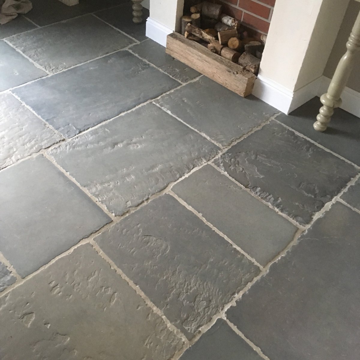 Naturstein Fliese für Wand und Boden Sandstein Chateau Gris - Muster | Sandsteinfliesen | CHATEAU GRIS | Schlossboden - ca. 20 x 20 cm - Muster | Afrika Naturstein