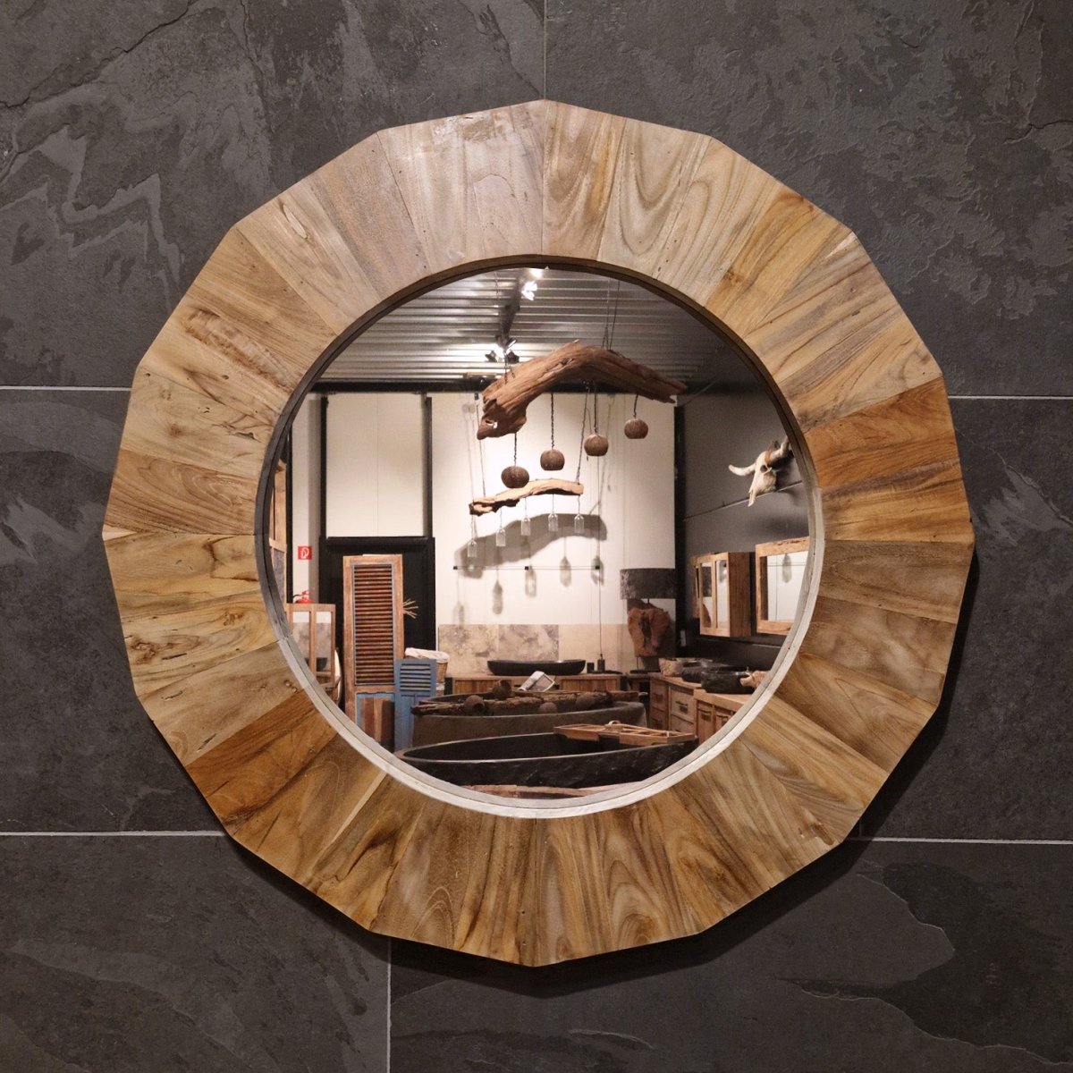 Wandspiegel Badspiegel aus recyceltem Teakholz in verschiedenen Größen, modernes Design für die Badgestaltung.