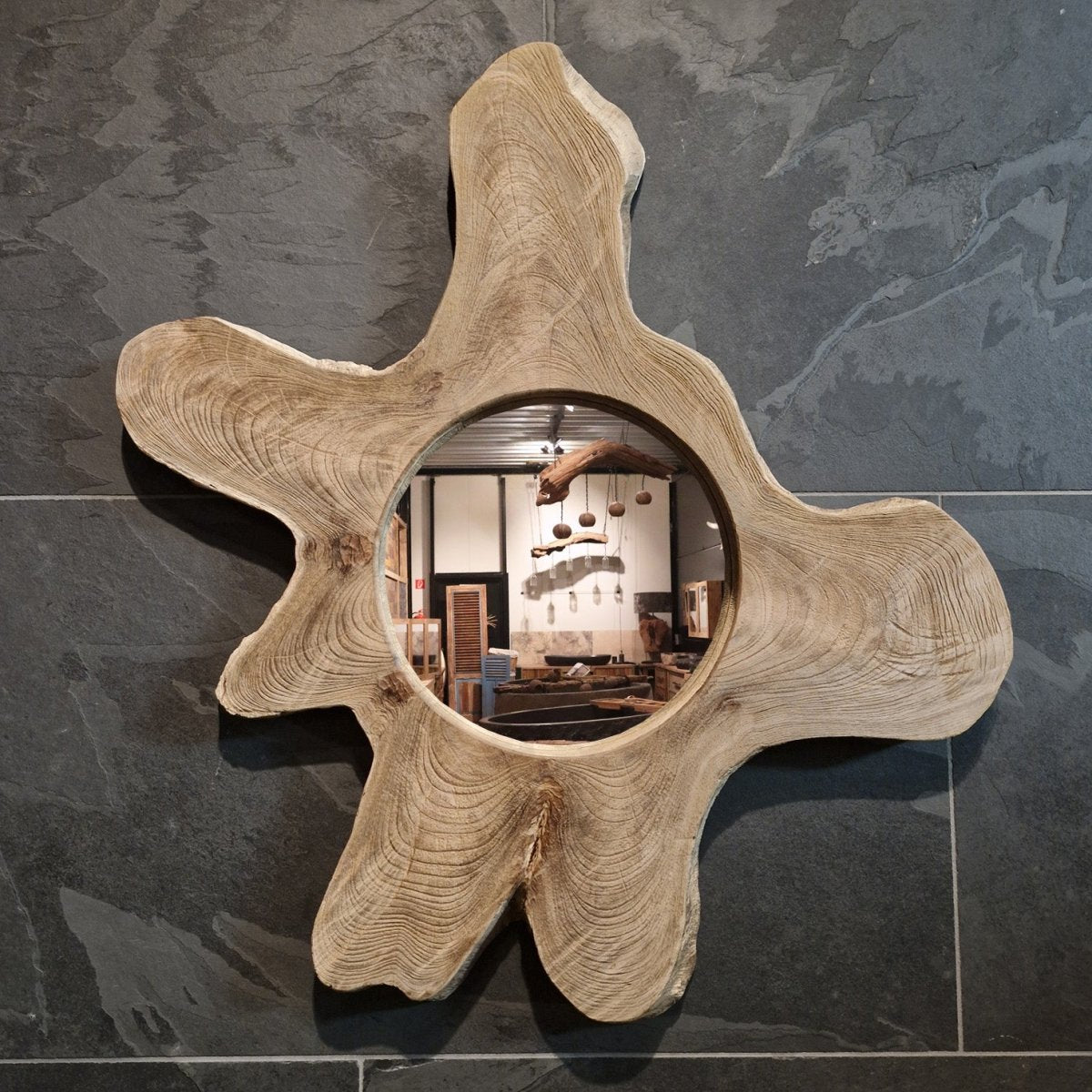 Wandspiegel Badspiegel aus recyceltem Teakholz, verschiedene Größen, für stilvolle Badgestaltung, von Baumstumpf.