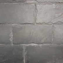 Naturstein Verblender aus afrikanischem Schiefer von BOEBOE BLACK, dekorative Wandverkleidung, natürliche Textur und dunkle Farbtöne