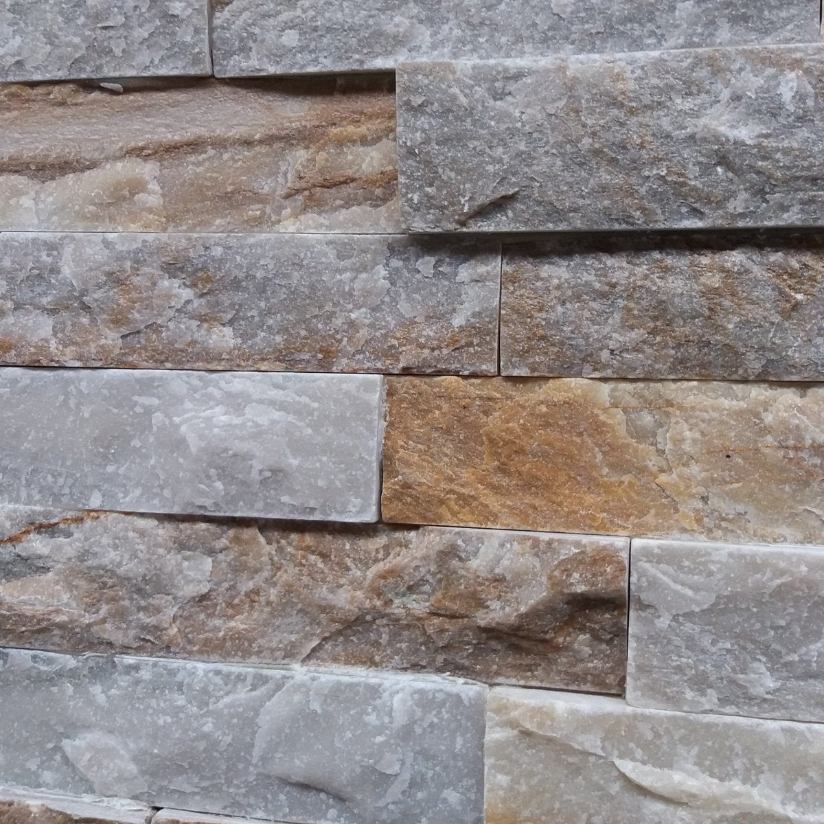 Naturstein Verblender aus Quarzit, sichtbare Oberfläche und strukturierte Oberfläche, ideal für Wandverkleidung, von QUARZIT