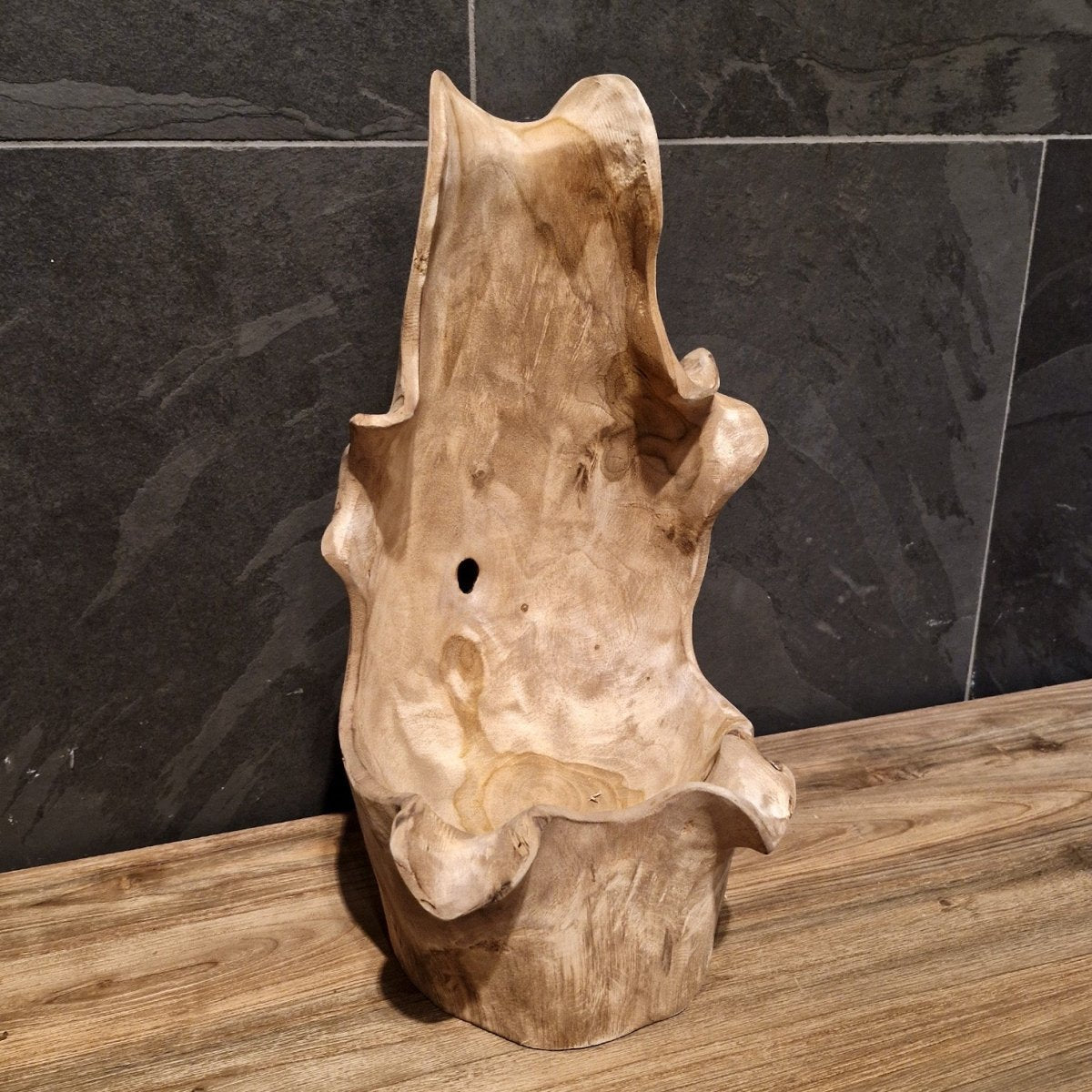 LADA Badgestaltung aus recyceltem Teakholz in verschiedenen Größen, naturbelassenes Holz für Badezimmerdekoration.