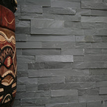 Muster Naturstein Verblender aus Schiefer in Grau, detailreiche Textur, ideal für Wandgestaltung und Dekoration, von Muster.