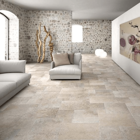 Musterhafte dunkle Travertin-Fliesen im Mix-Design, natürliche Textur und vielfältige Muster für elegante Boden- oder Wandgestaltung