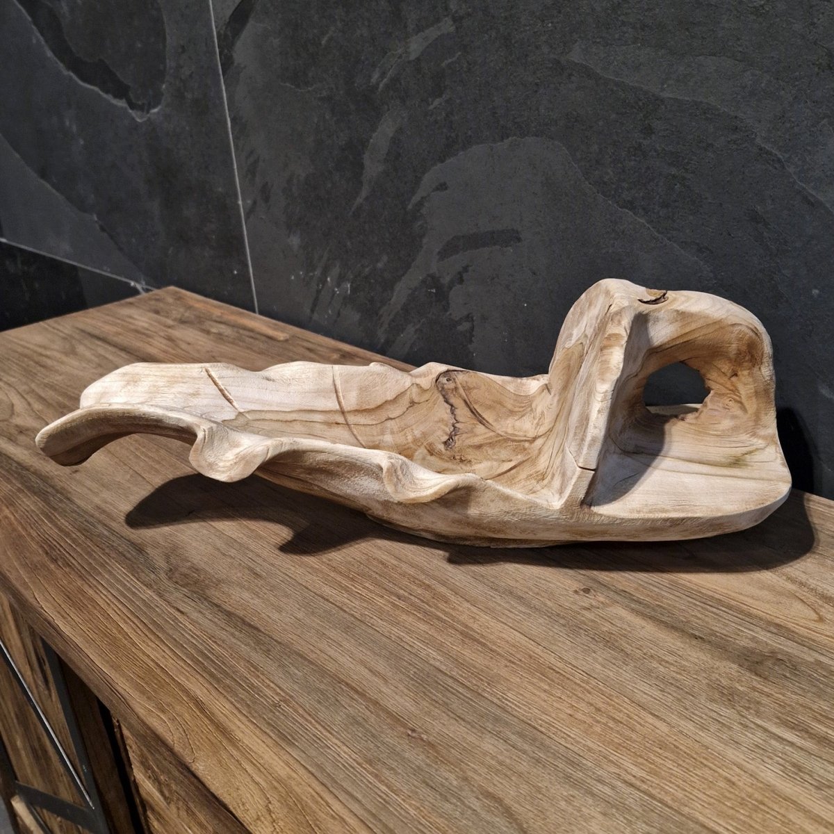 Recyceltes Teakholz Badgestaltung in Schalenform, handgefertigt, natürliche Holzstruktur, nachhaltiges Design, hochwertige Verarbeitung