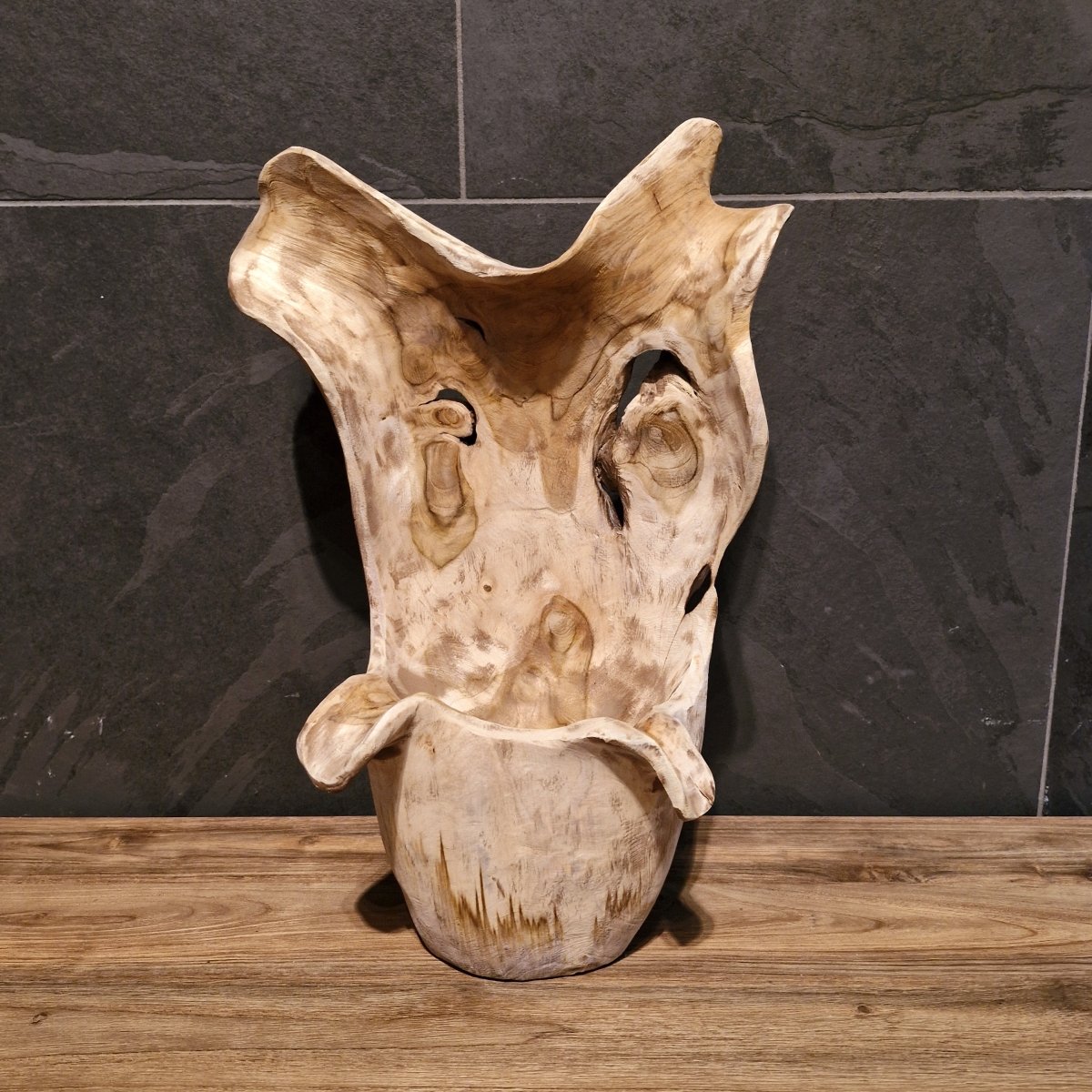 LADA Badgestaltung aus recyceltem Teakholz in verschiedenen Größen, natürliche Holzoptik, handgefertigt von Körbchen.