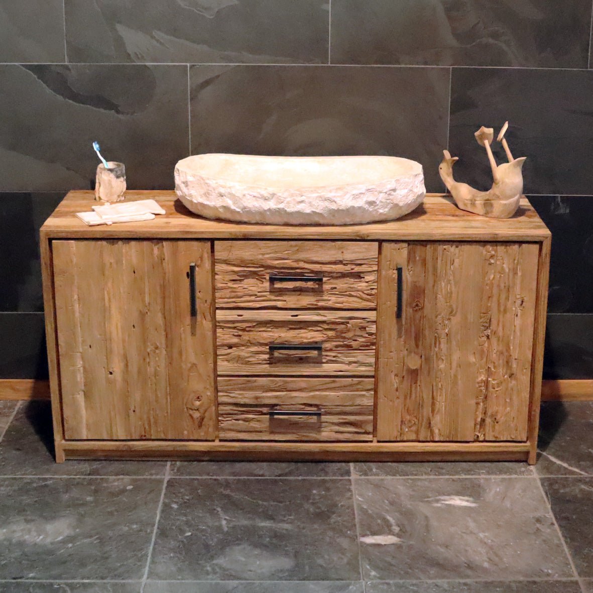 Murasi Badezimmer-Unterschrank in Badgestaltung, 160x50x80 cm, aus hochwertigem Holz, mit Stauraum und modernem Design.